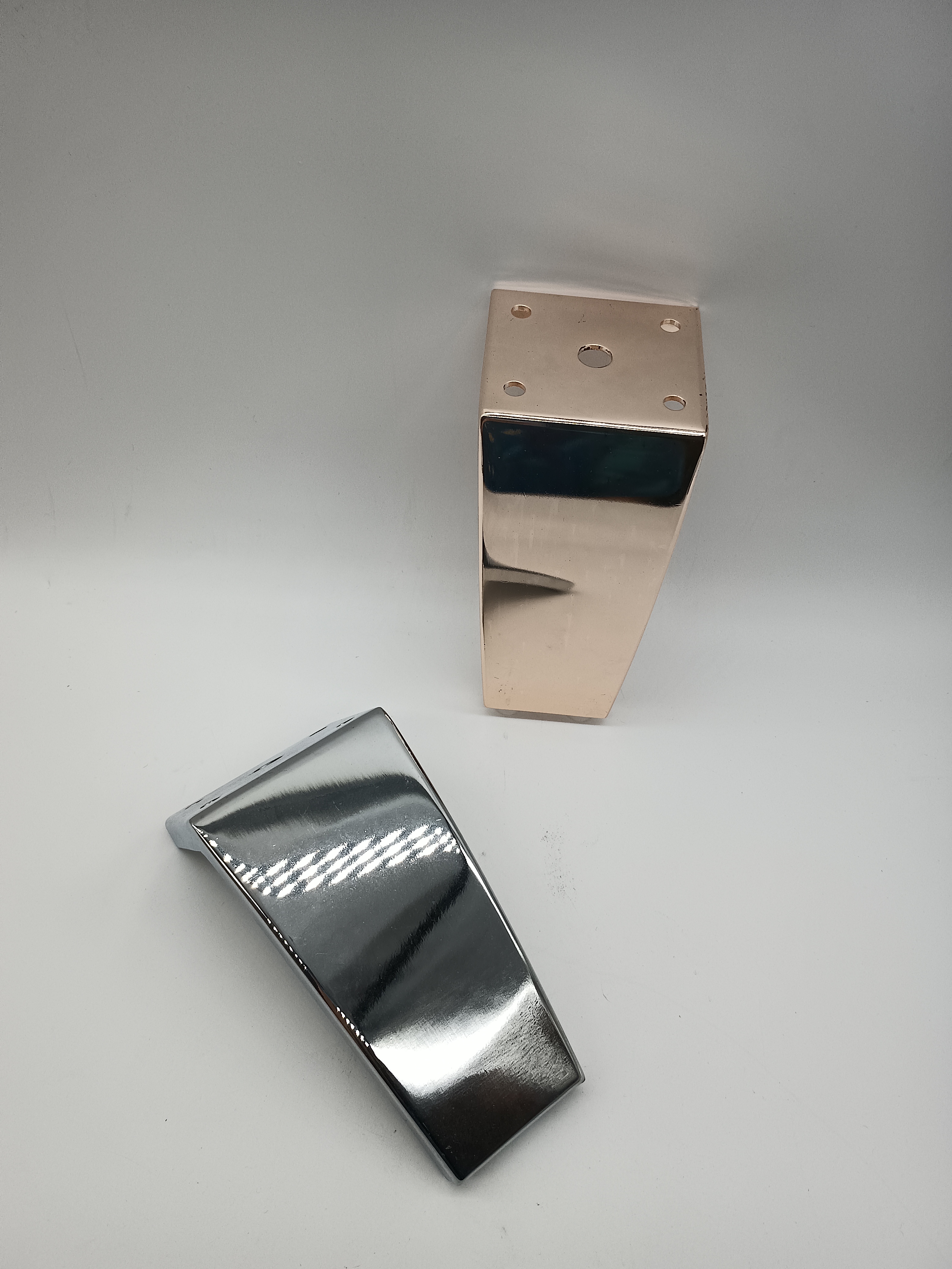Commercio all'ingrosso Divano Hardware Comodino Letto Piedi Gabinetto Tavolino Gamba Gambe per mobili in metallo