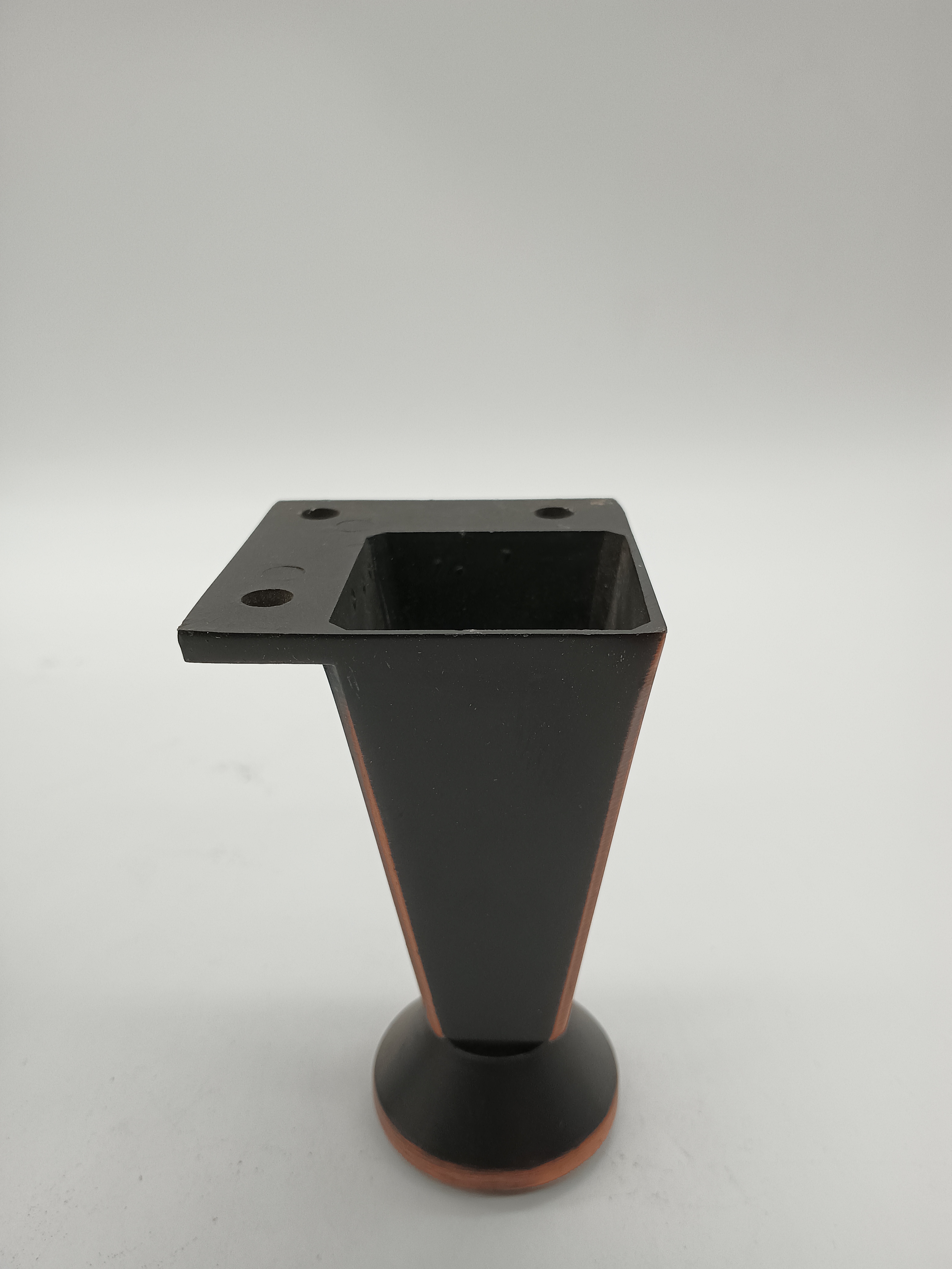 Piedini del divano del tavolo dell'armadio delle gambe del divano in lega di zinco del triangolo a forma di Y per le gambe del divano dell'hardware domestico 
