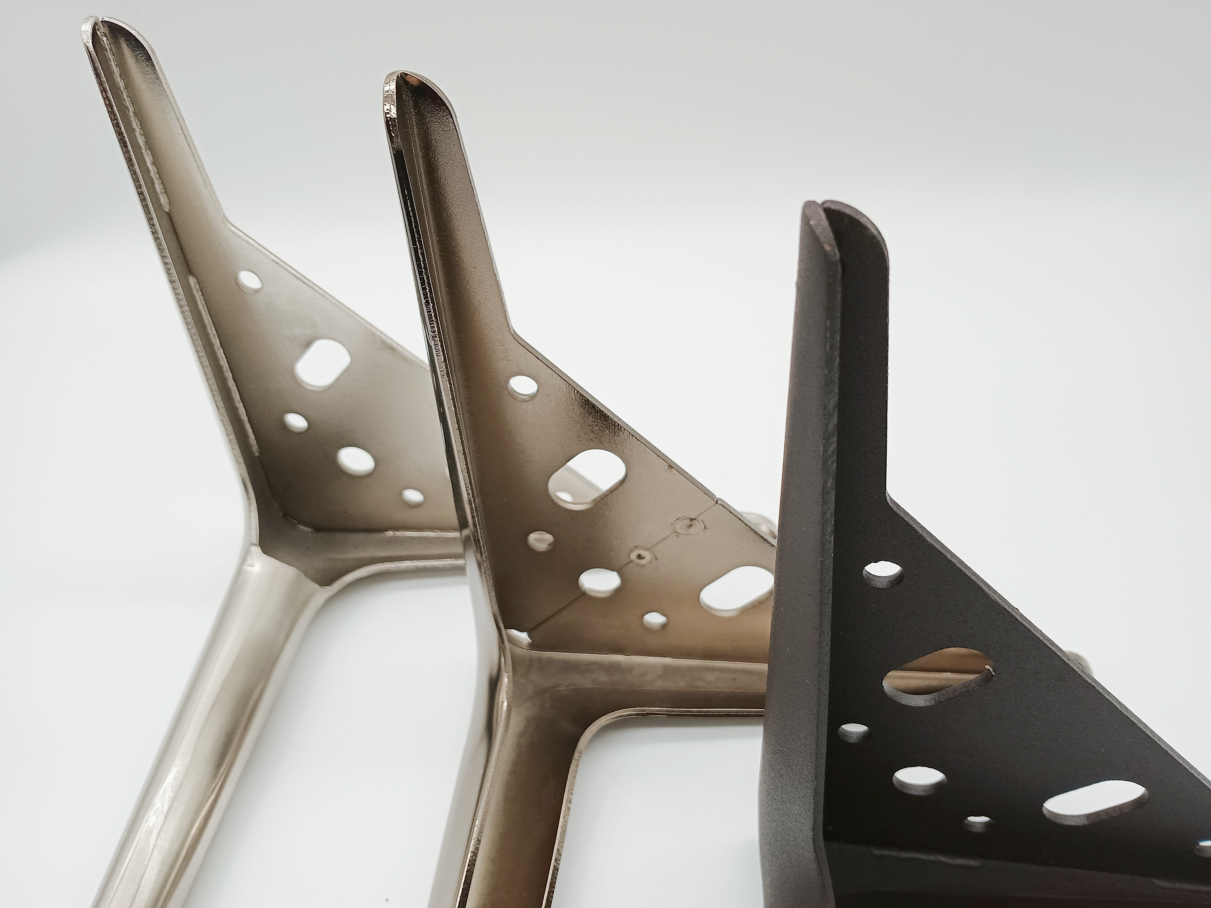 Accessori hardware per mobili Placcatura dei metalli Lucidatura Gambe del divano Piedini del letto Piedini della sedia Gamba in ferro