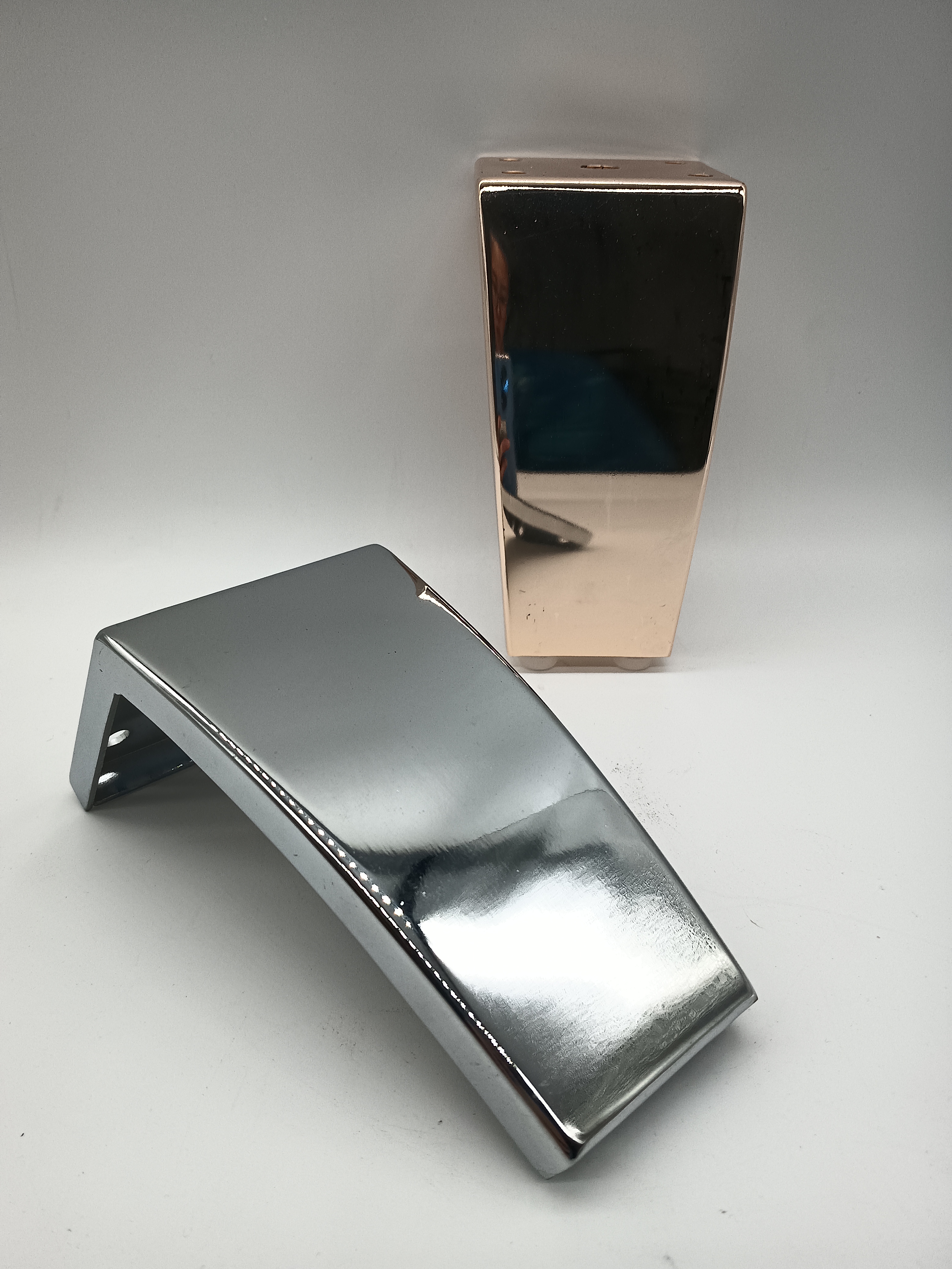 Commercio all'ingrosso Divano Hardware Comodino Letto Piedi Gabinetto Tavolino Gamba Gambe per mobili in metallo