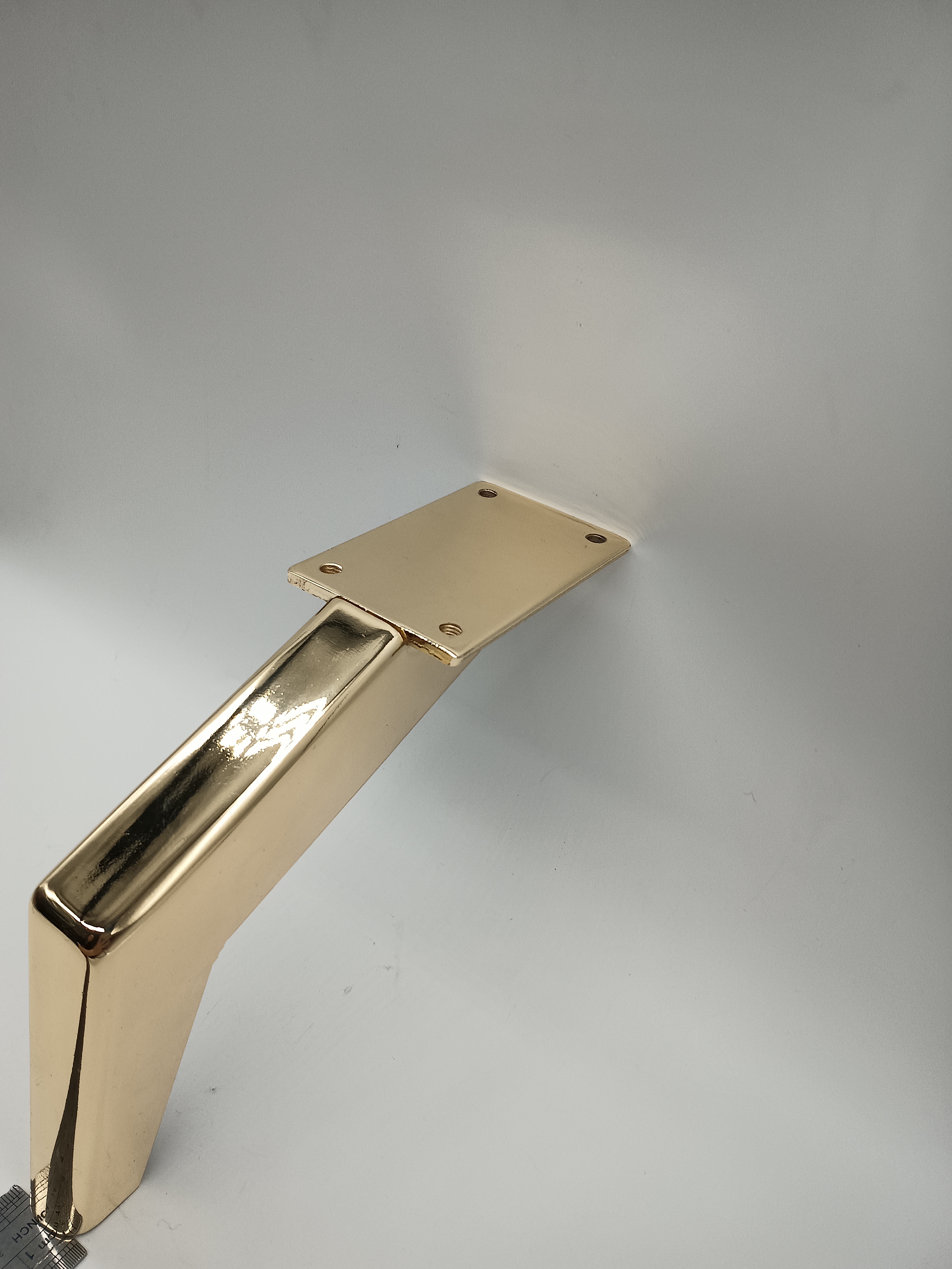  Stile caldo di vendita Accessori per divani dorati Parti di mobili in metallo Gambe per sedie per divani angolari